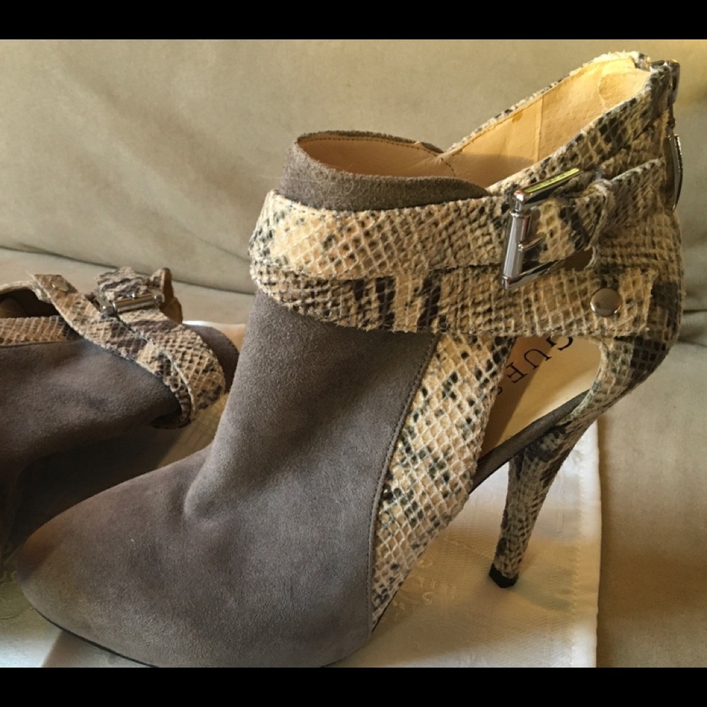 GUESS sz 8M - Picture 2 of 5